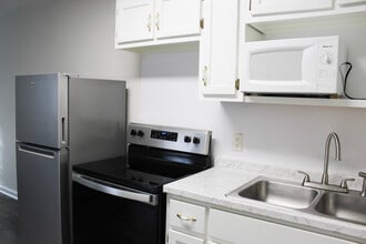 1351 N Dixie Ave, Unit A5 in Cookeville, TN - Foto de edificio - Building Photo