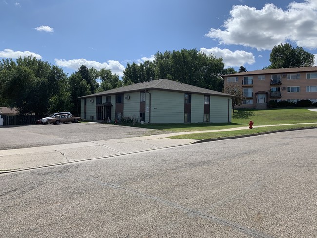 Allison in Bismarck, ND - Foto de edificio - Building Photo