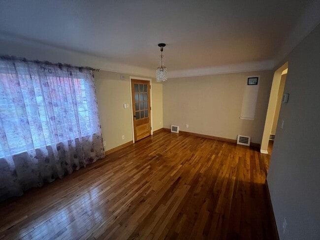 1207 Churchill Rd in Lyndhurst, OH - Building Photo - Building Photo