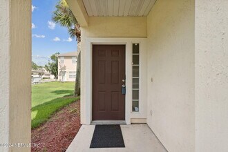 574 Southbranch Dr in Jacksonville, FL - Foto de edificio - Building Photo