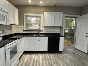 4246 Graceland Ave in Indianapolis, IN - Building Photo - Building Photo