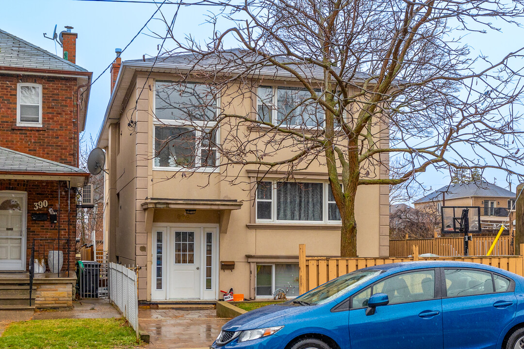 394 Glenholme Av in Toronto, ON - Building Photo