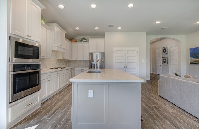 property at 1930 Creekwood Cv