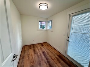 517 N 39th St in Seattle, WA - Building Photo - Building Photo