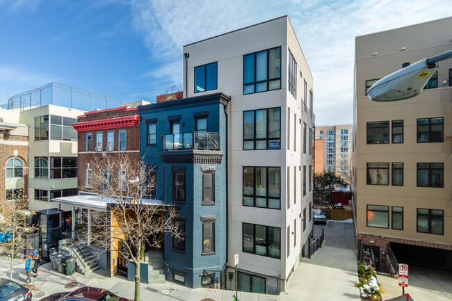 3043 15th St NW in Washington, DC - Foto de edificio - Building Photo