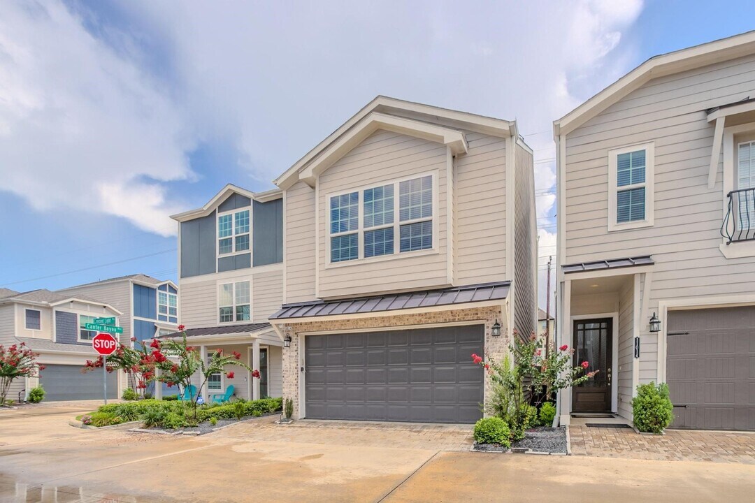 11016 Cres Light Way in Houston, TX - Building Photo
