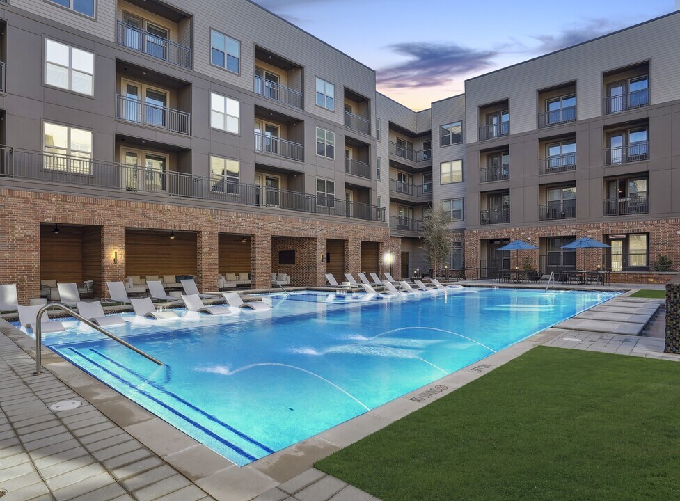 Westvale in Roanoke, TX - Building Photo