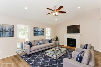 912 Eagle Dr in Desoto, TX - Building Photo - Building Photo