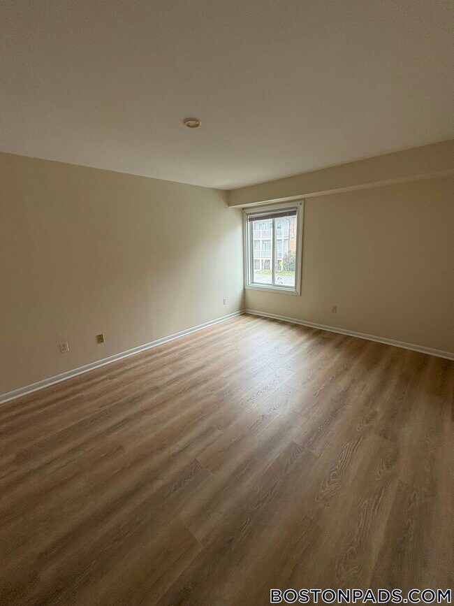 18 Westgate Dr in Woburn, MA - Building Photo - Building Photo