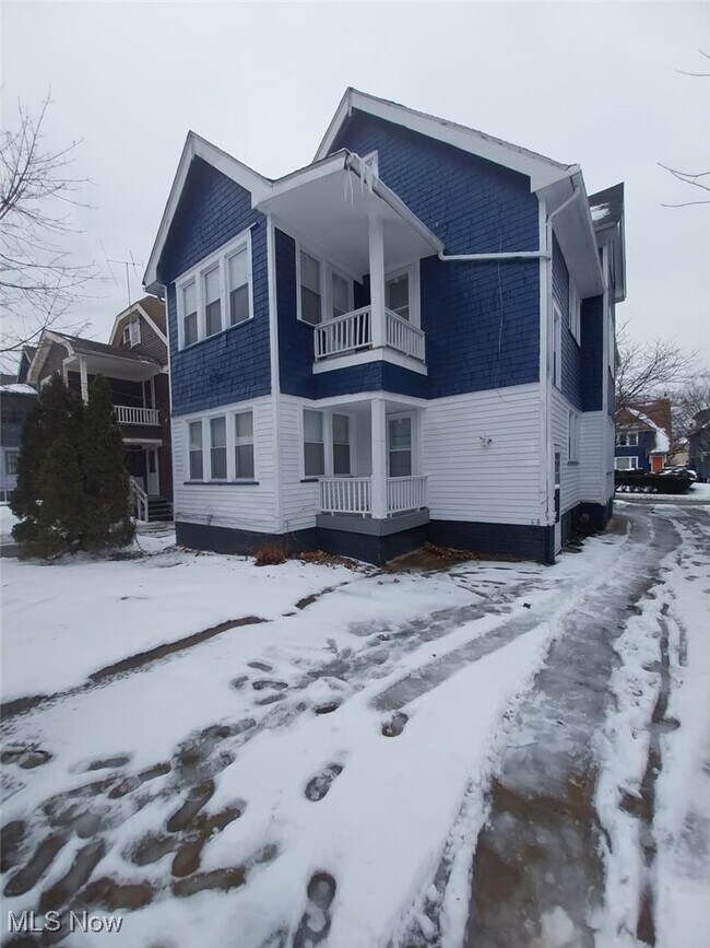 property at 1635 Hillcrest Rd