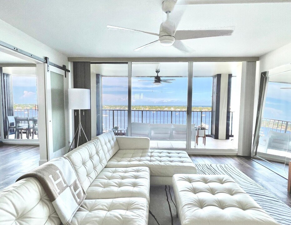 132 Lakeshore Dr in North Palm Beach, FL - Building Photo