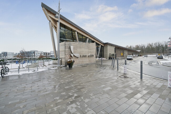 333 Sunseeker Ave in Innisfil, ON - Building Photo - Building Photo