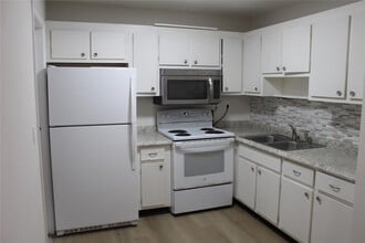 1720 Funston St in Hollywood, FL - Building Photo - Building Photo