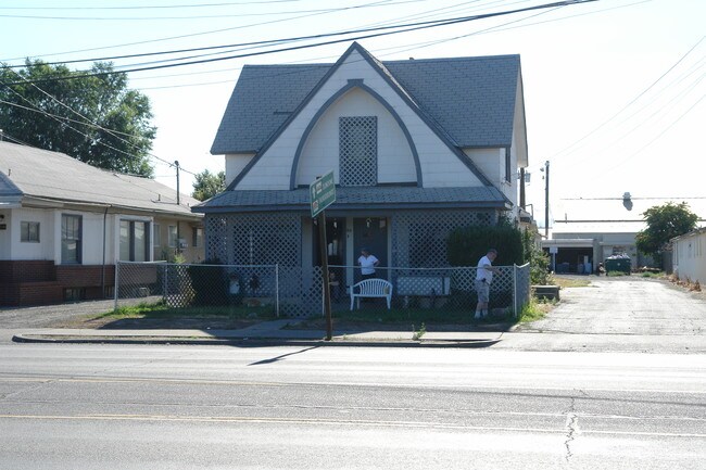 1012-1014 N 1st St in Yakima, WA - Building Photo - Building Photo