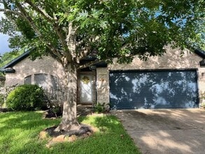 3527 Riverside Dr in Pearland, TX - Building Photo - Building Photo