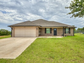 2202 Buchanan Dr in Blanchard, OK - Building Photo