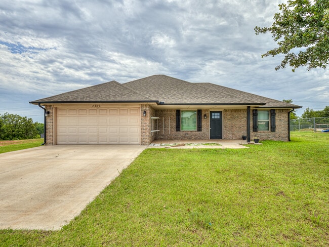 property at 2202 Buchanan Dr