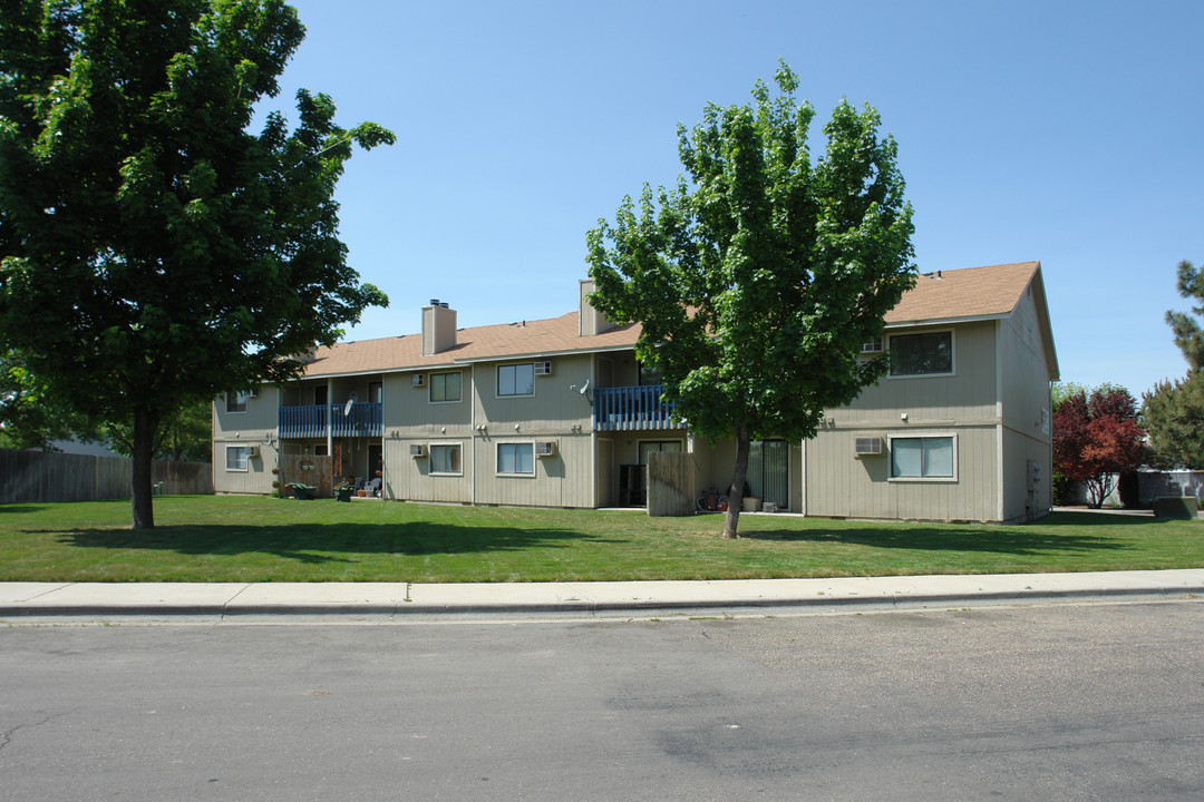 6611-6768 W Denton Ln in Boise, ID - Building Photo