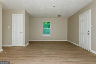 35 Pinecone Ct in Mcdonough, GA - Building Photo - Building Photo