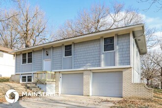 1908 SE Piccadilly St in Blue Springs, MO - Building Photo - Building Photo