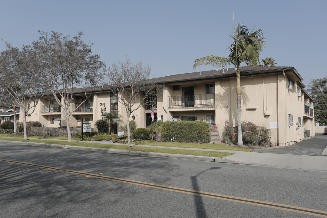 Close to You Apartments in Downey, CA - Building Photo