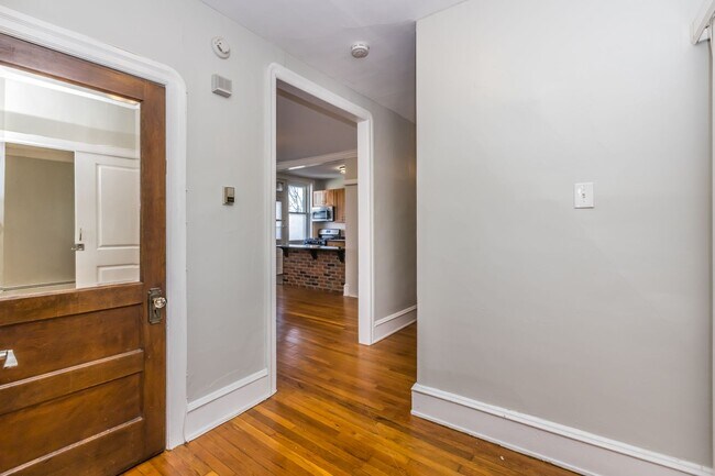 4428 Osage Avenue in Philadelphia, PA - Foto de edificio - Building Photo