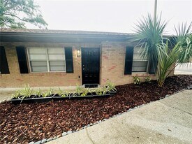 101 Lake Hunter Dr in Lakeland, FL - Building Photo