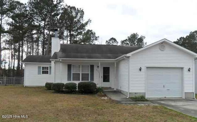 213 Chaparral Trail in Jacksonville, NC - Foto de edificio