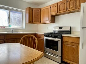 75 Euston Rd, Unit #8 in Boston, MA - Building Photo