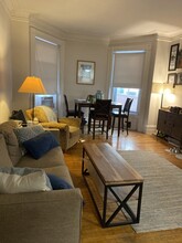 221 Newbury St in Boston, MA - Building Photo - Building Photo