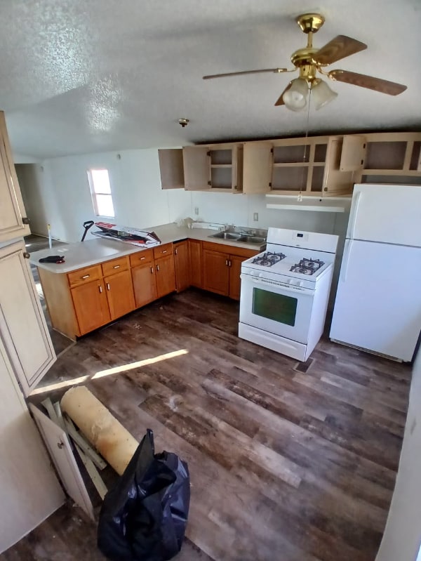 property at 905 W 37th Ave