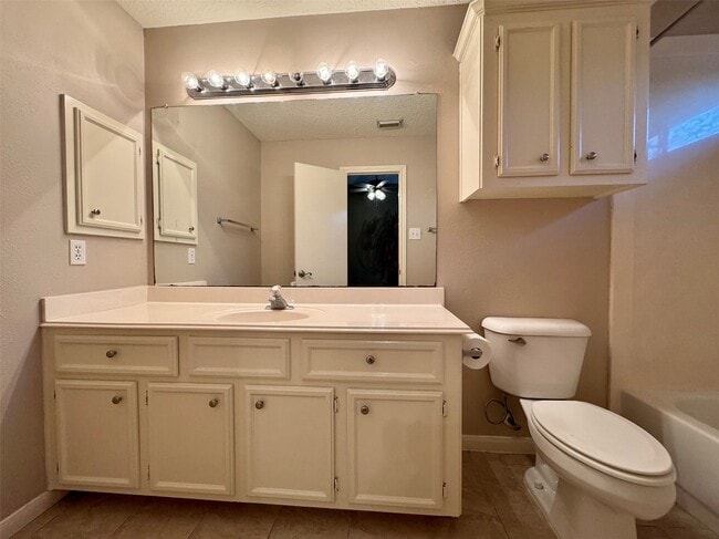 property at 4006 Hunnington Dr