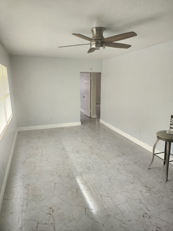 3260 52nd Way N in St. Petersburg, FL - Building Photo - Building Photo