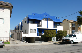 907 E Lomita Ave in Glendale, CA - Building Photo - Building Photo