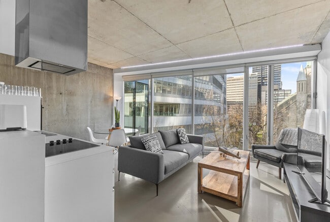 property at 456 Rue De la Gauchetière O
