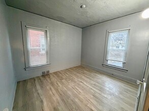 2549 Highland St in Detroit, MI - Foto de edificio - Building Photo