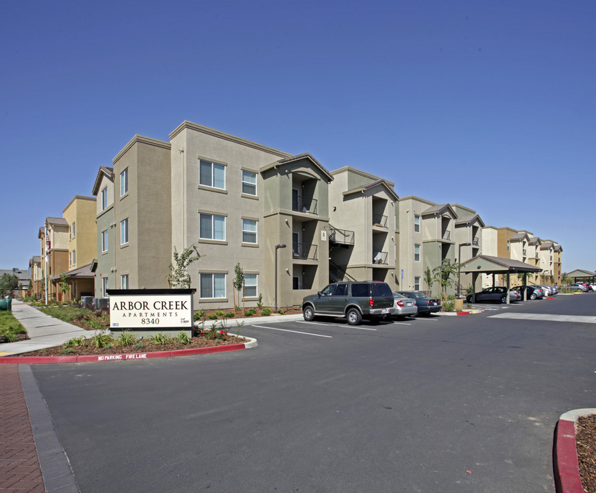 Arbor Creek Family Apartments in Sacramento, CA - Building Photo