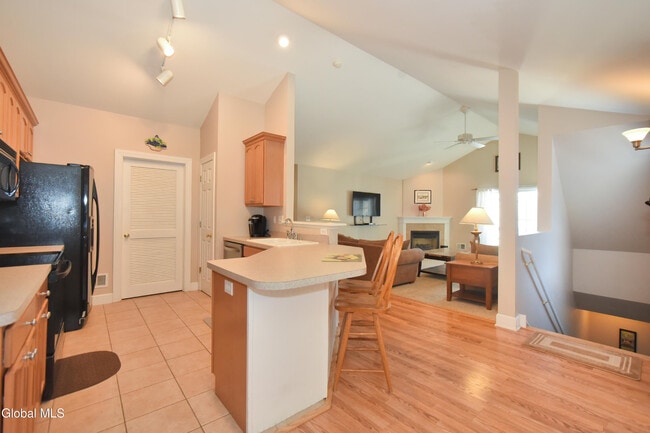 328 Ballston Ave in Saratoga Springs, NY - Building Photo - Building Photo