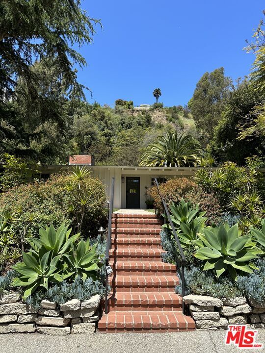 543 E Channel Rd in Santa Monica, CA - Building Photo - Building Photo