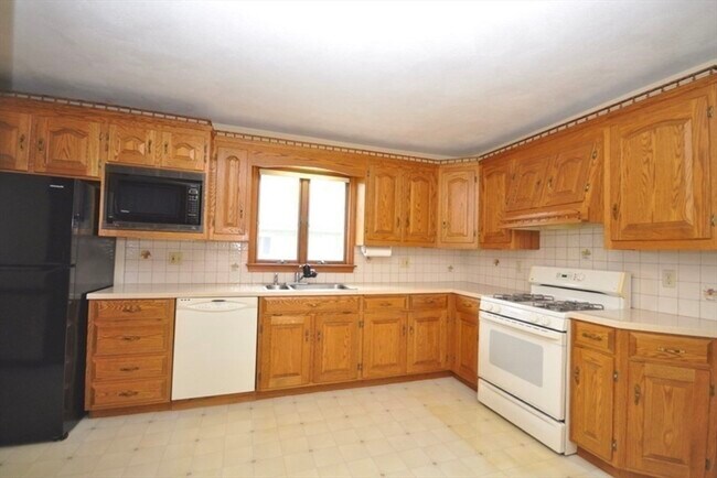 40 Englewood Ave in Everett, MA - Building Photo - Building Photo