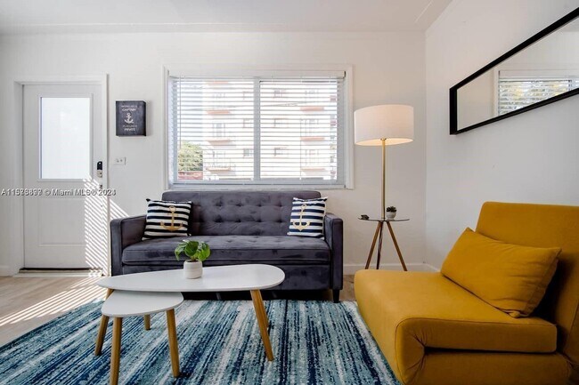 2162 NW 18th Terrace, Unit 2162 in Miami, FL - Building Photo - Building Photo