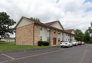 Demorest Village South in Columbus, OH - Building Photo - Building Photo