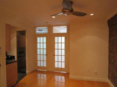 424 E 9th St in New York, NY - Building Photo