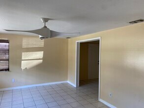 2320 Sunrise Dr in West Palm Beach, FL - Building Photo - Building Photo