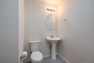 28 Woodside Dr in Tolland, CT - Building Photo - Building Photo
