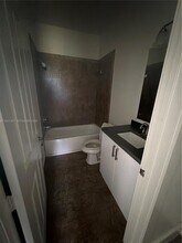 7658 NW 88th Terrace in Tamarac, FL - Building Photo - Building Photo