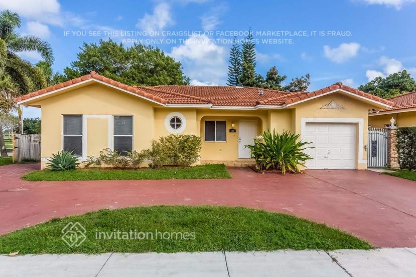 18001 SW 139th Path in Miami, FL - Building Photo
