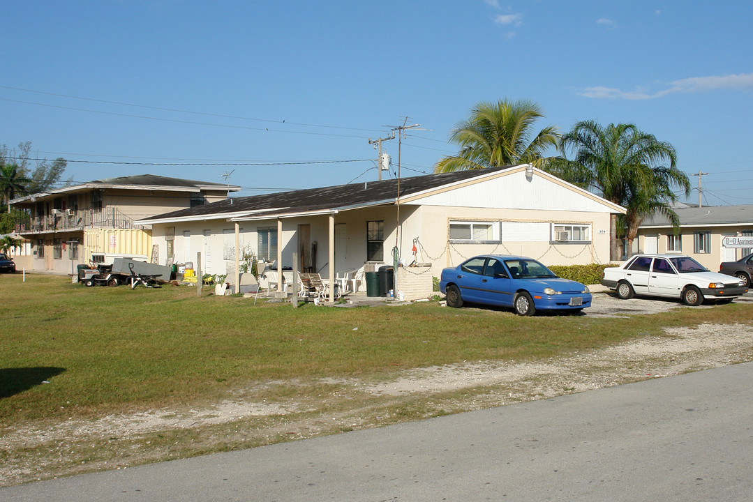 1454-1462 NW 1st Ct in Homestead, FL - Building Photo