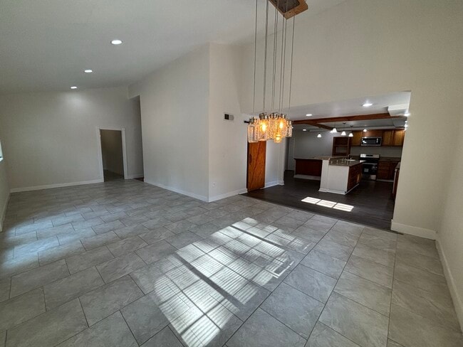 property at 3303 N Shingle Rd