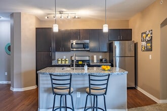 Avalon at the Pointe in Cincinnati, OH - Foto de edificio - Interior Photo